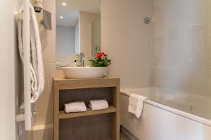 Hôtel Kyriad Prestige Saint Nazaire 11 avenue Barbara 44570 Trignac Pays de la Loire