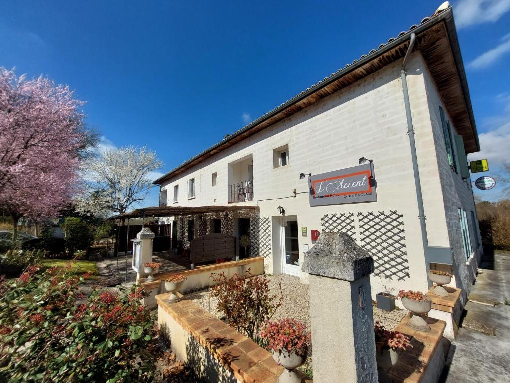 Hôtel L'Accent - Groupe Logis Hotels 3 Avenue d'Agen 47220 Astaffort