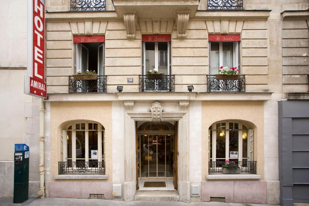 Hôtel L'Amiral 90 Rue De L'Amiral Roussin 75015 Paris