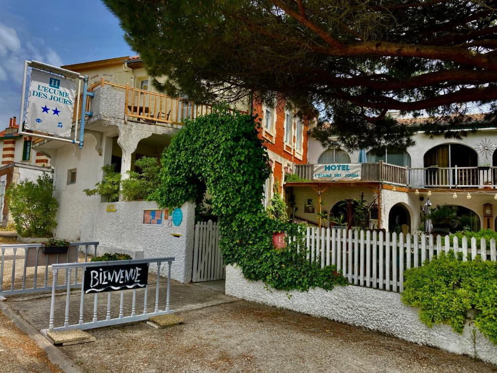 L'Ecume des Jours 4 rue Périer de Larsan, 33780  Soulac-sur-Mer