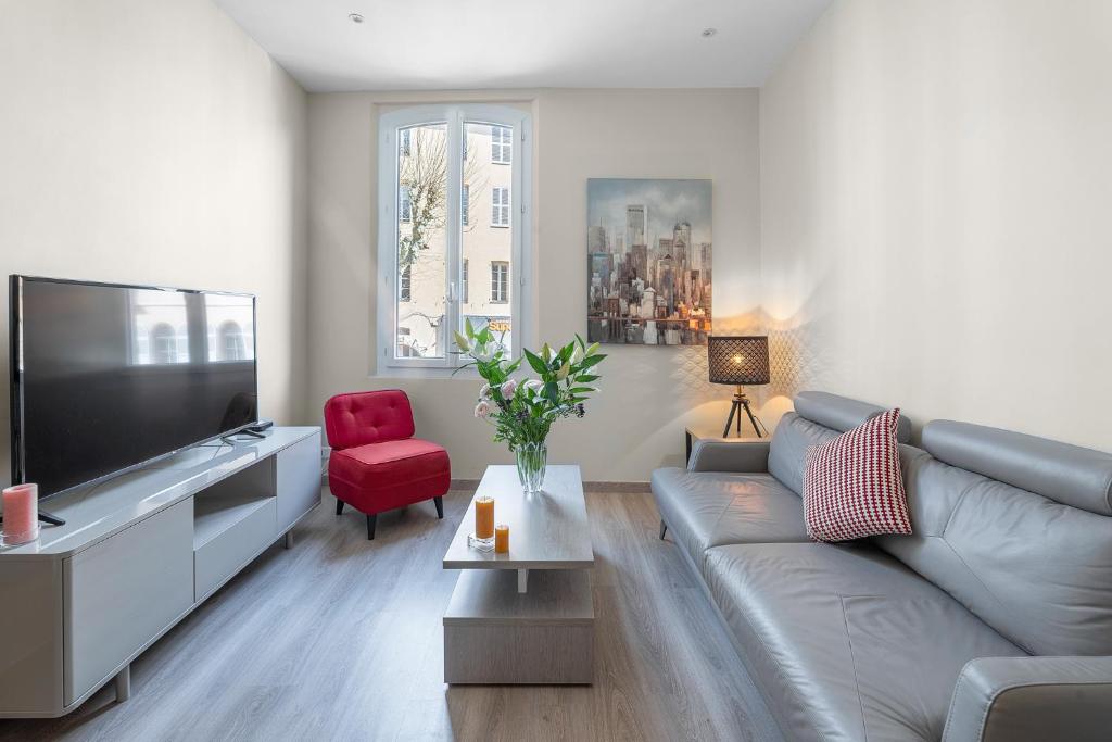 L'EMBLEME - BOUTIQUE HOTEL