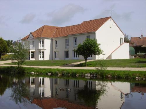 Hôtel L'Orée des Châteaux 9 bis Route de Blois 41250 Bracieux