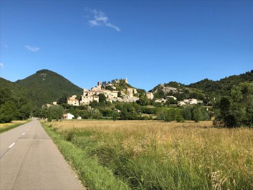 Hôtel Hotel L'Oustau de la Font Le Village Reilhanette