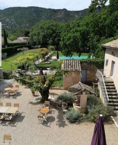 Hôtel La Bastide Du Bois Breant 501 chemin du puits du grandaou 84660 Maubec Provence-Alpes-Côte d\'Azur