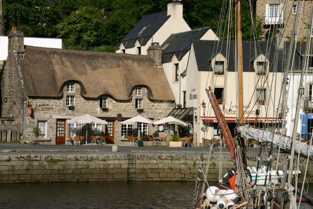 Hôtel La Chaumière Roz-Aven 11 Quai Theodore Botrel 29930 Pont-Aven