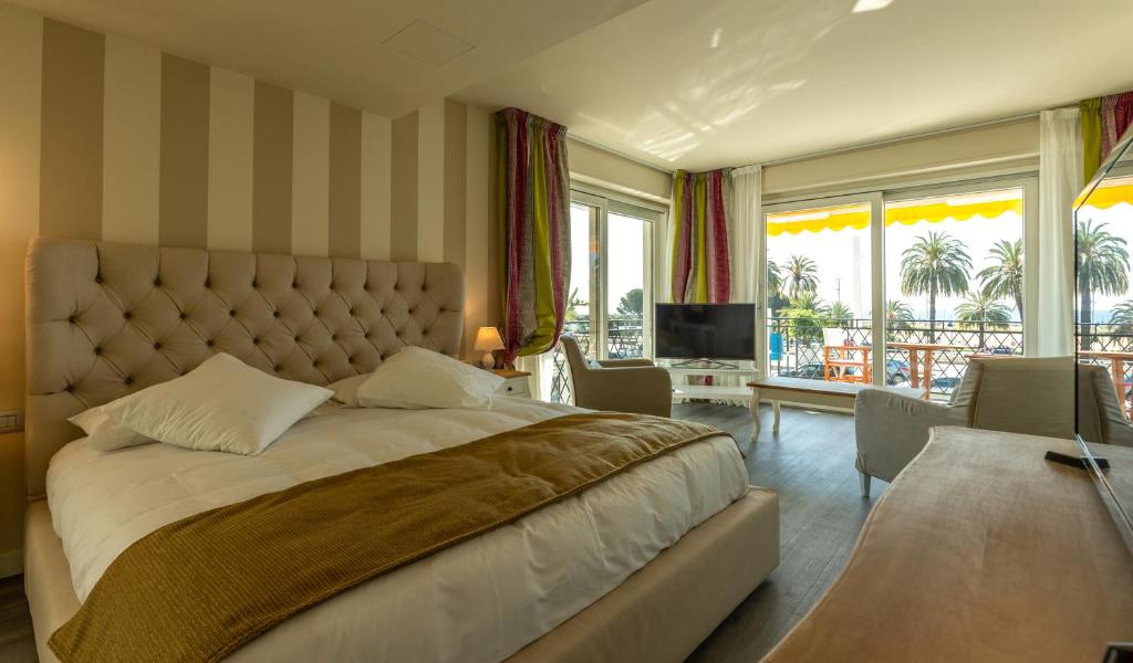 La Dolce Vita Hotel 27 Porte de France, 06500 Menton