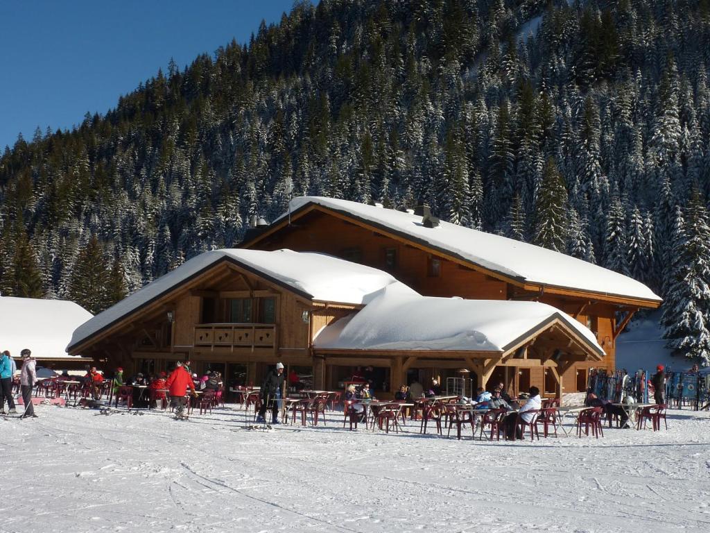 Hôtel La Perdrix Blanche 4172, route de Pré La Joux 74390 Châtel