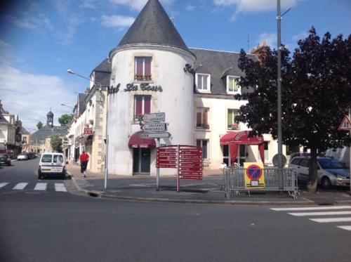 Hotel La Tour Sully-sur-Loire france