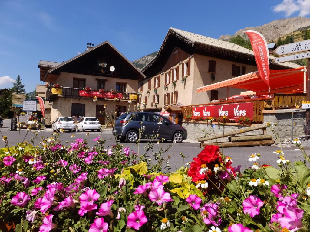 Hôtel La Vieille Auberge Place de l'Office du Tourisme de Sainte Marie 05560 Vars