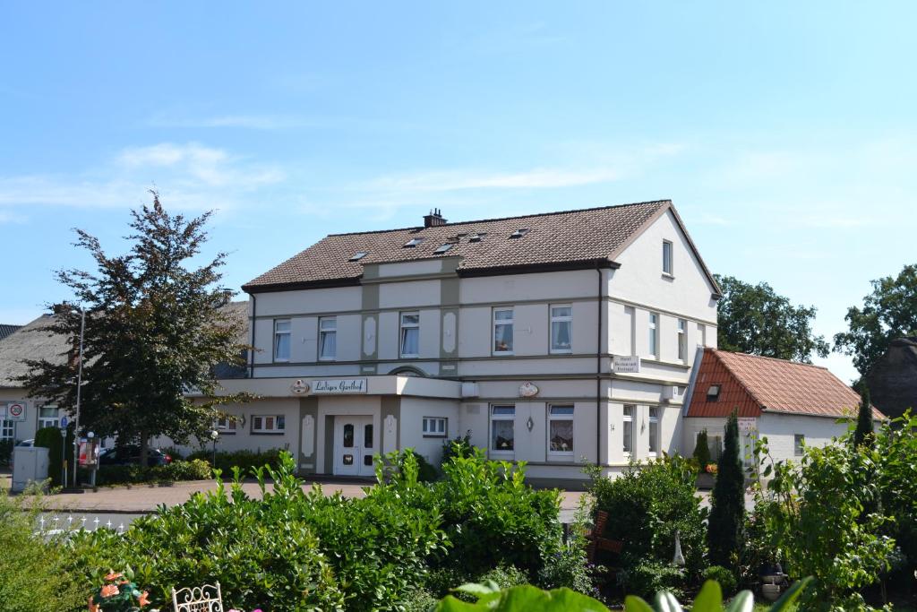 Hôtel Ladiges Gasthof Hauptstr. 14 25488 Holm