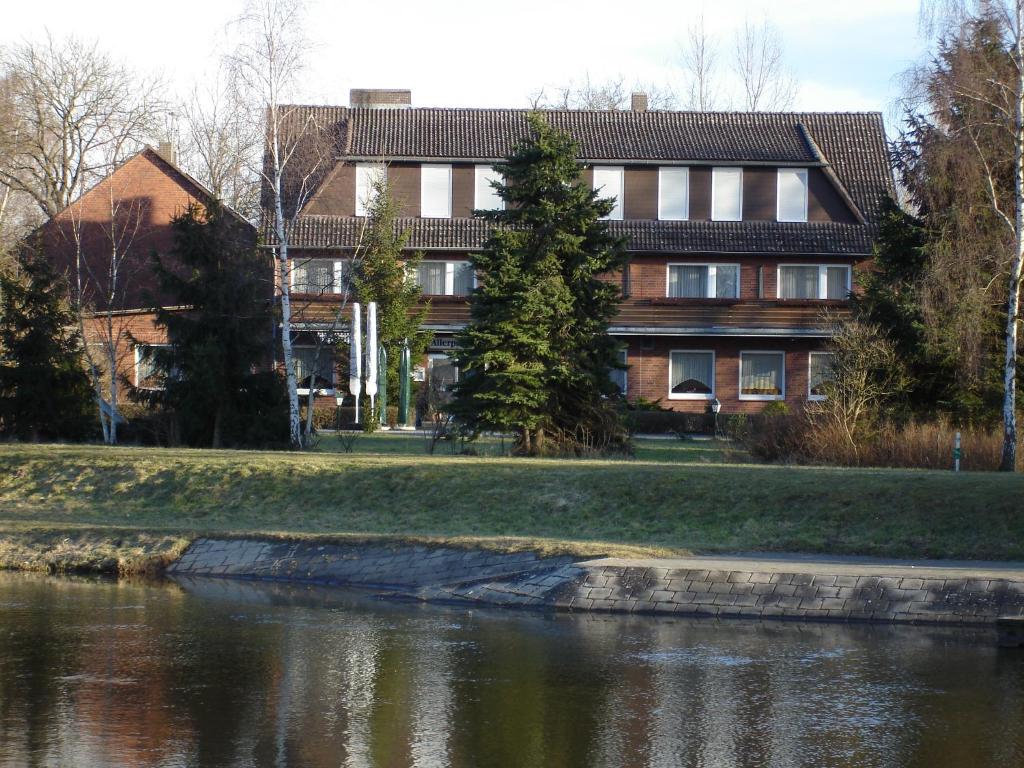 Landgasthof Allerparadies Schleusenweg 1, 29364 Langlingen