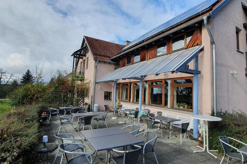 Landgasthof/Hotel Hirsch im Grünen 12 Süßweg, 72537 Mehrstetten