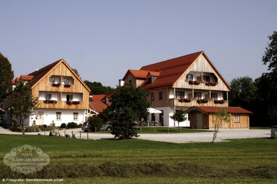 Landgasthof - Hotel Reindlschmiede Reindlschmiede 8, 83670 Bad Heilbrunn