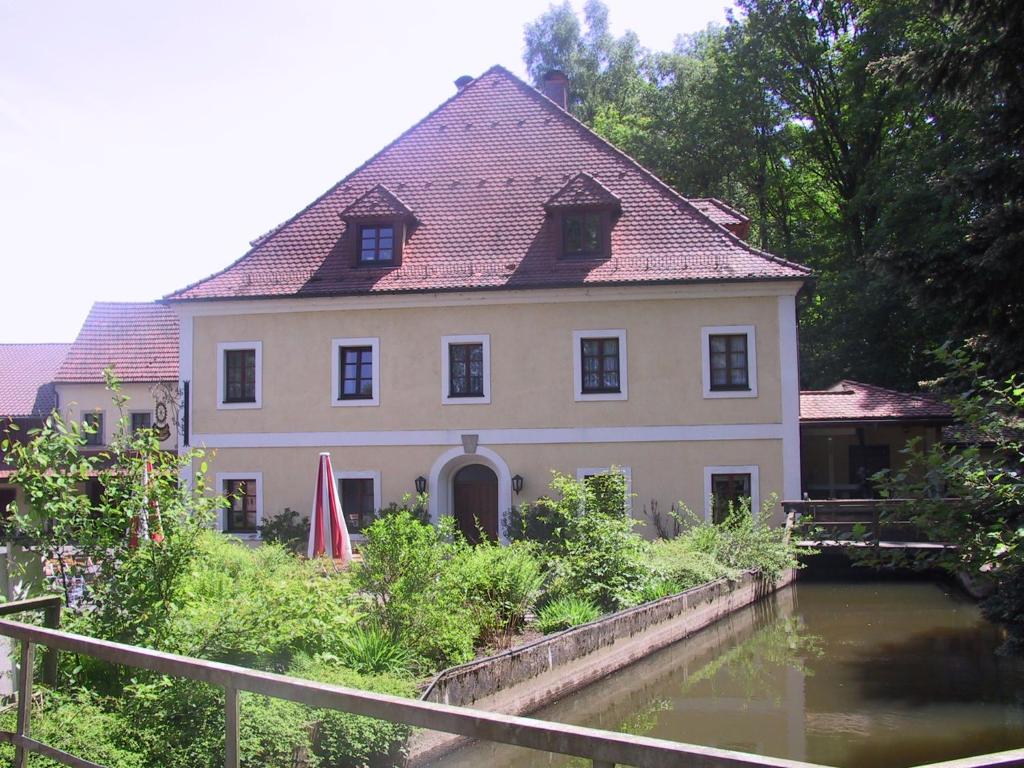 Landgasthof Kahrmühle Kahrmühle1, 92690 Pressath