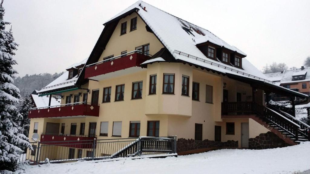 Landgasthof Zum Hirschen Hafenlohrtalstraße 1a, 97840 Hafenlohr