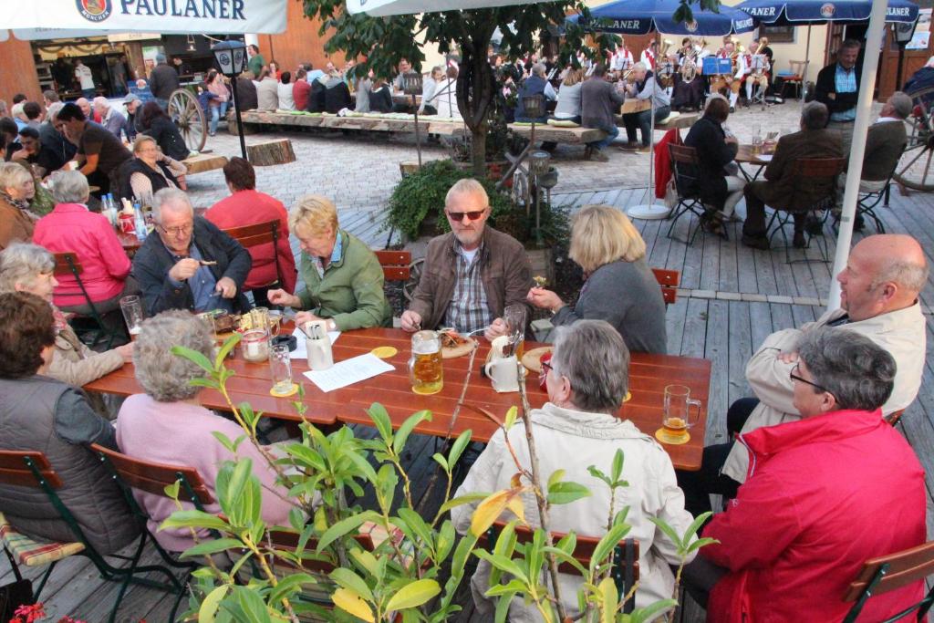 Landgasthof zum Hirschen Dorfplatz 10, 97633 Sulzfeld (im Grabfeld)