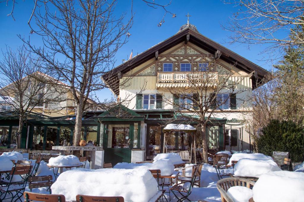 Hôtel Landhaus Café Restaurant & Hotel Sauerlacher Str. 10 82515 Wolfratshausen