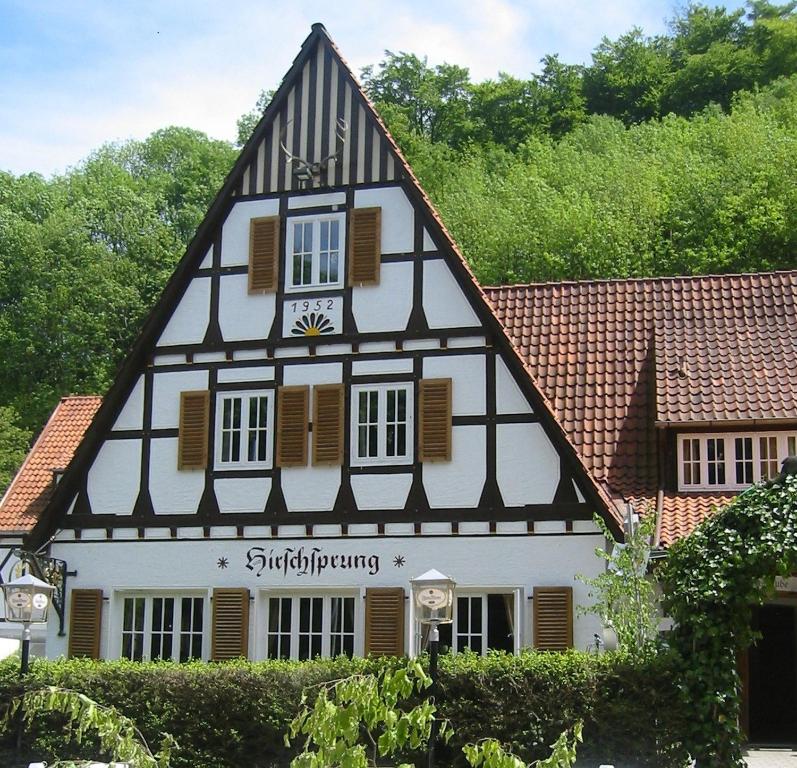 Landhaus Hirschsprung Paderborner Strasse 212, 32760 Detmold