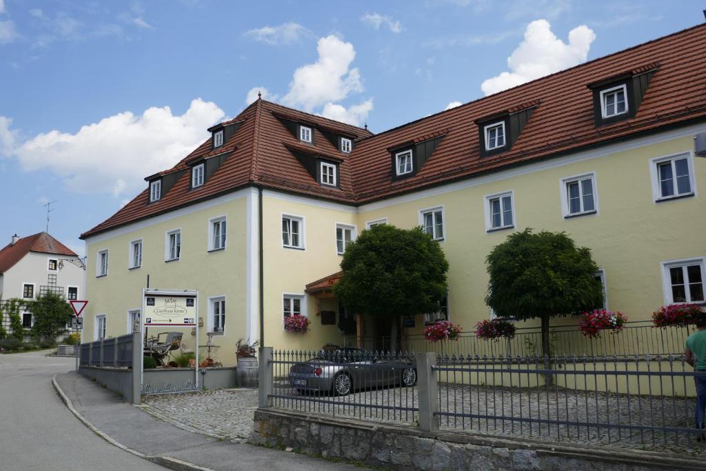 Hôtel Landhaus Krone Hafnerstr. 1 94377 Steinach