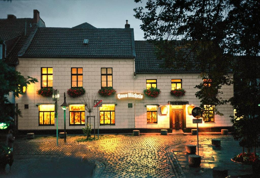 Hôtel Landhaus Michels garni Kaiser-Karl-Strasse 10 41564 Kaarst