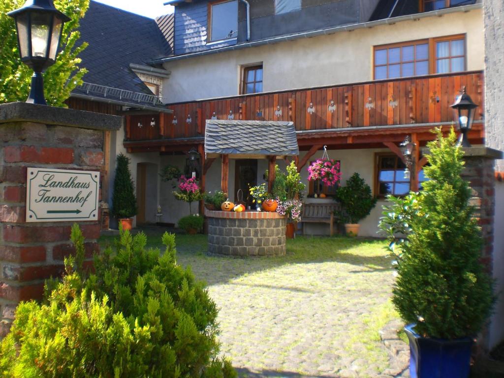 Landhaus Tannenhof Im Liewen 2, 56729 Lind