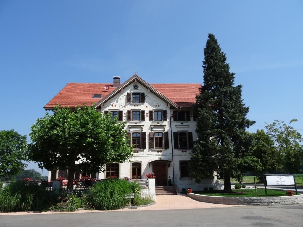 Landhaus Vier Jahreszeiten Dillmannshof 1, 88097 Eriskirch
