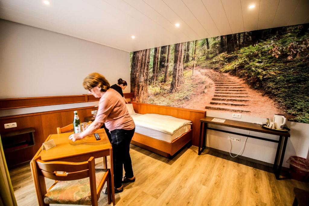 Landhotel am Wenzelbach Kreuzerweg 30, 54595 Prüm
