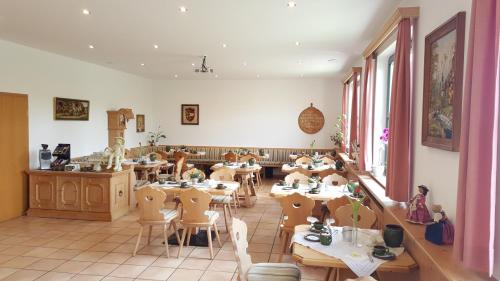 Landhotel BurgenBlick Garni & Tagungshotel