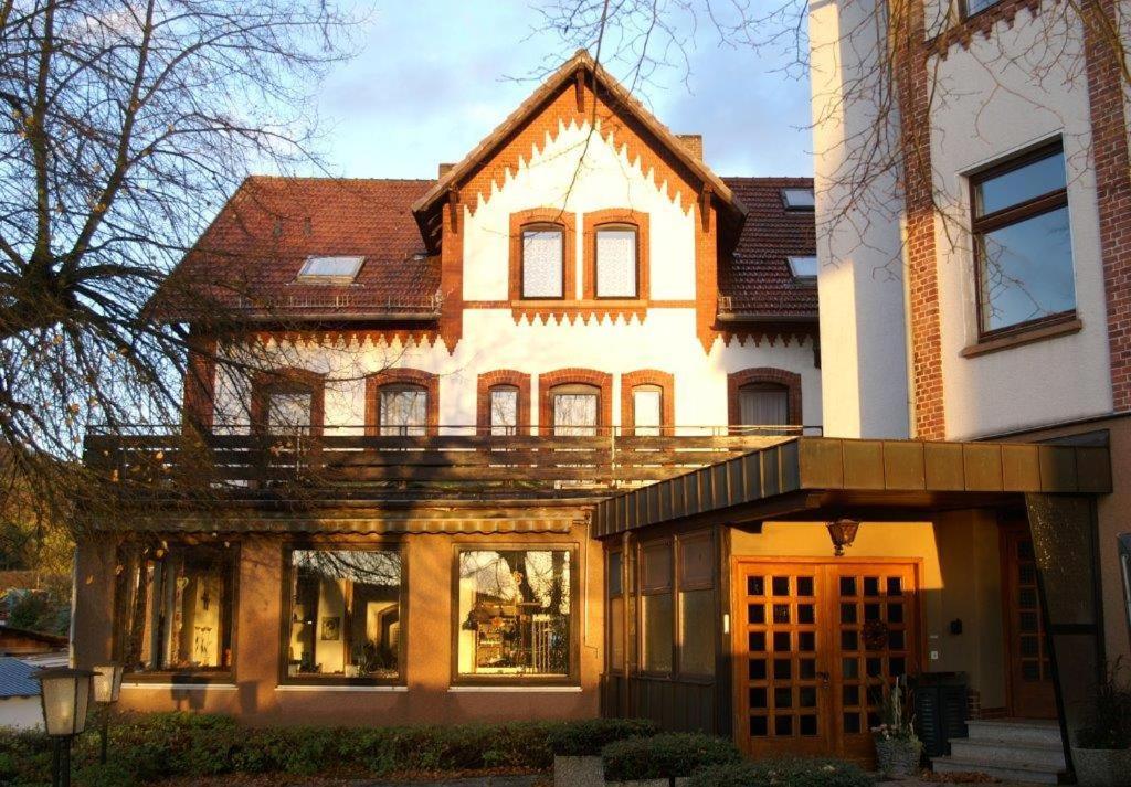 Landhotel & Gasthaus Altenburg Hauptstraße 36, 34305 Niedenstein