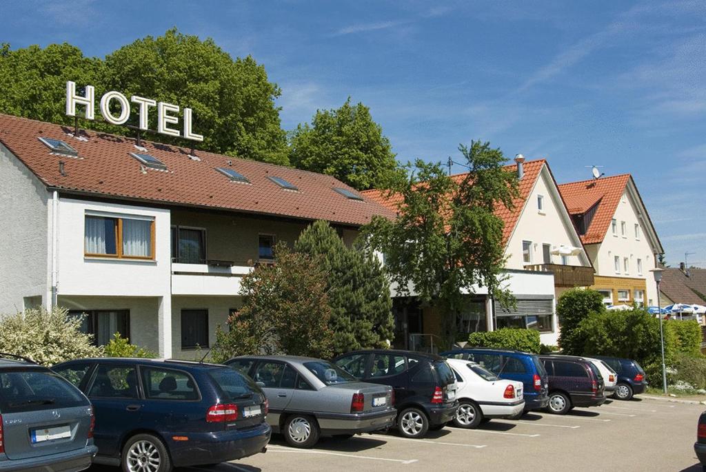 Landhotel Gasthof am Berg Bergstraße 18, 89160 Dornstadt