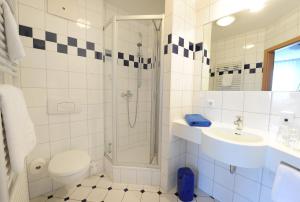Hôtel Landhotel Gasthof Krone Hauptstraße 40 Eschental 74635 Kupferzell Bade-Wurtemberg