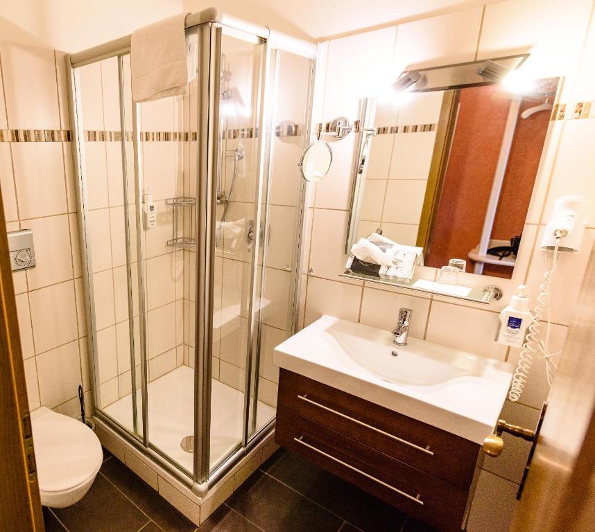 Landhotel Henkenhof Willingen Hochsauerlandstr. 23, 34508 Willingen