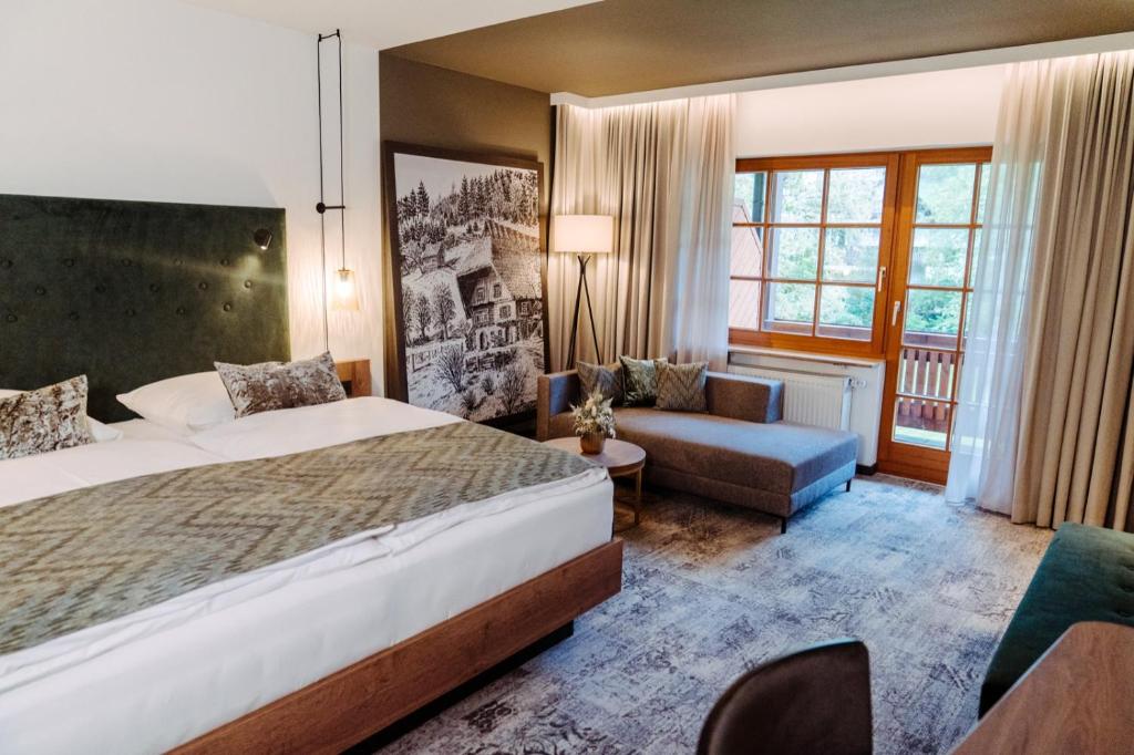 Landhotel Hirschen Schwarzwaldstraße 2, 77709 Oberwolfach