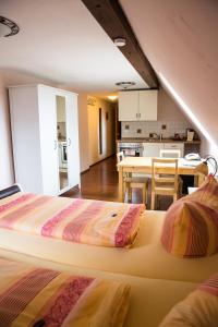 Hôtel Landhotel im Hexenwinkel Schweizerstr. 10 75446 Wiernsheim Bade-Wurtemberg