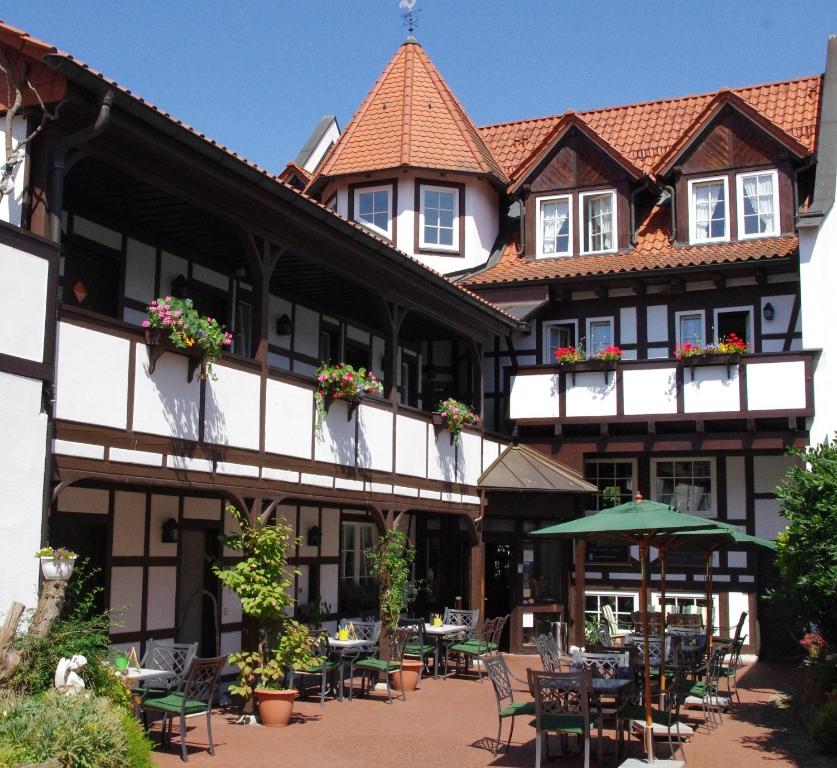 Landhotel & Restaurant Kains Hof Weißen 19, 07407  Uhlstädt