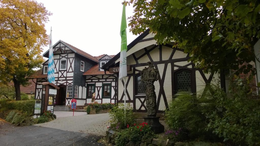 Landhotel Vierjahreszeiten Bambergerstrasse 18, 97631 Bad Königshofen im Grabfeld