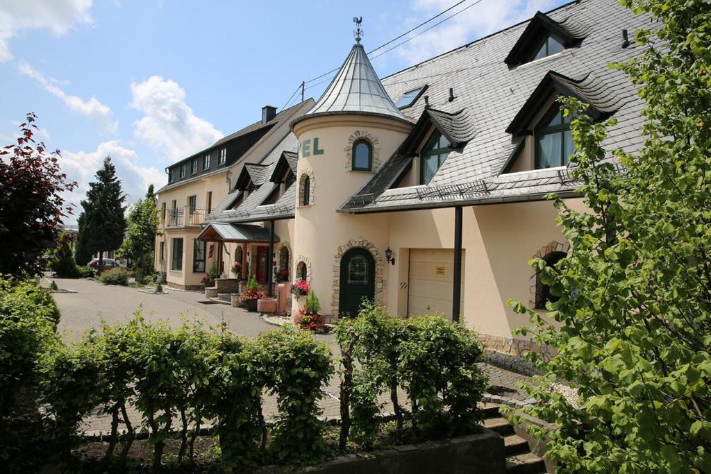 Landhotel Villa Moritz garni Hauptstr. 3, 56414 Oberahr