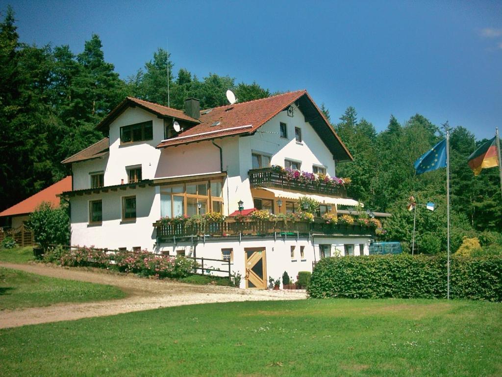 Landhotel Waldesruh Kühberg 14, 93437 Furth im Wald