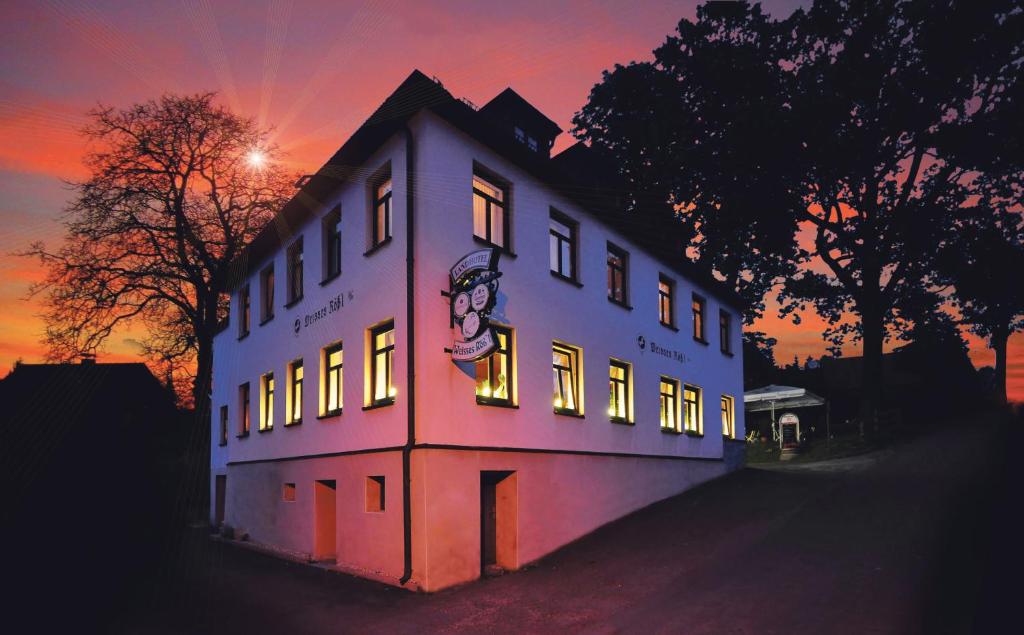 Landhotel Weisses Röß`l Adorfer Str. 17, 08626 Adorf