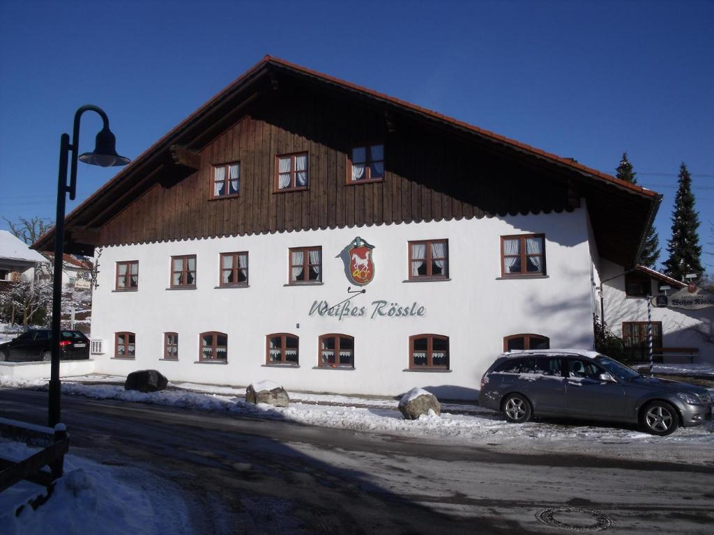 Landhotel Zahn's Weißes Rössle - ruhig schlafen- gut frühstücken - lecker essen Hauptstraße 23, 87463 Dietmannsried