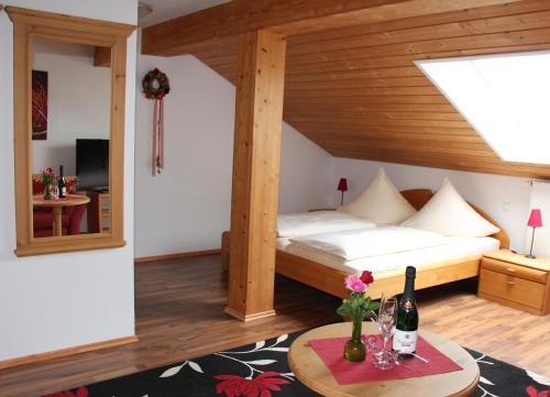 Landhotel Zahn's Weißes Rössle - ruhig schlafen- gut frühstücken - lecker essen
