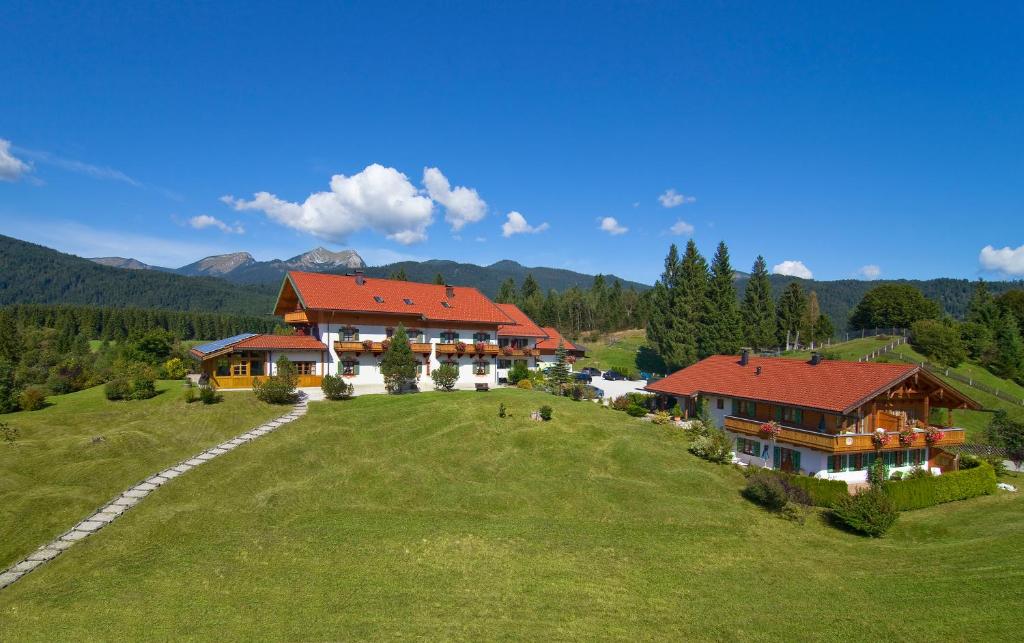 Landhotel zum Bad Am Bärnbichl 22, 82494 Krün