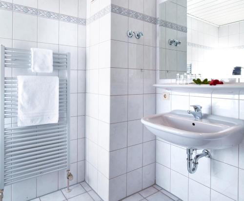 Hôtel Hotel Landsknecht Westerwaldstraße 184 Uckerath