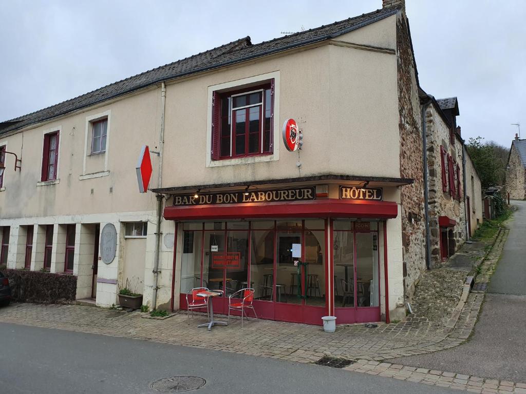 Hôtel Le Bon Laboureur 16 Rue des Alpes Mancelles 72130 Saint-Léonard-des-Bois