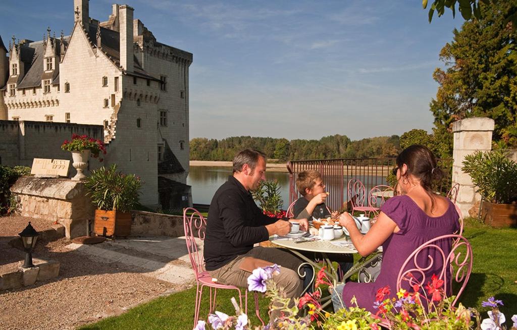 Hôtel Hotel Le Bussy 4 rue Jehanne d'Arc, 49730 Montsoreau