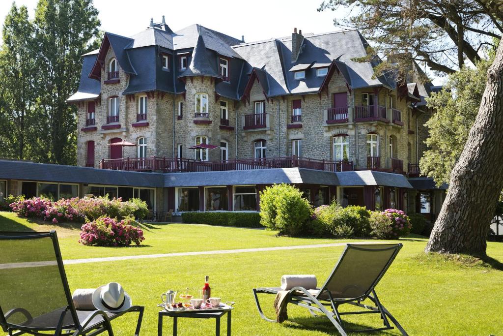 Hôtel Le Castel Marie Louise 1, avenue Andrieu, BP 409 44504 La Baule