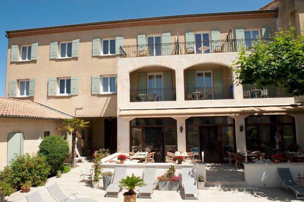 Hôtel Le Castelet des Alpilles 6, place Mireille 13210 Saint-Rémy-de-Provence