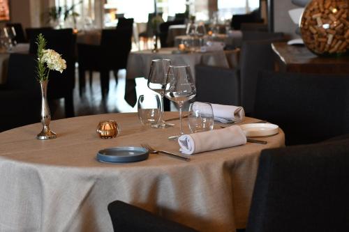 Le Cheval Blanc - Logis Hotel