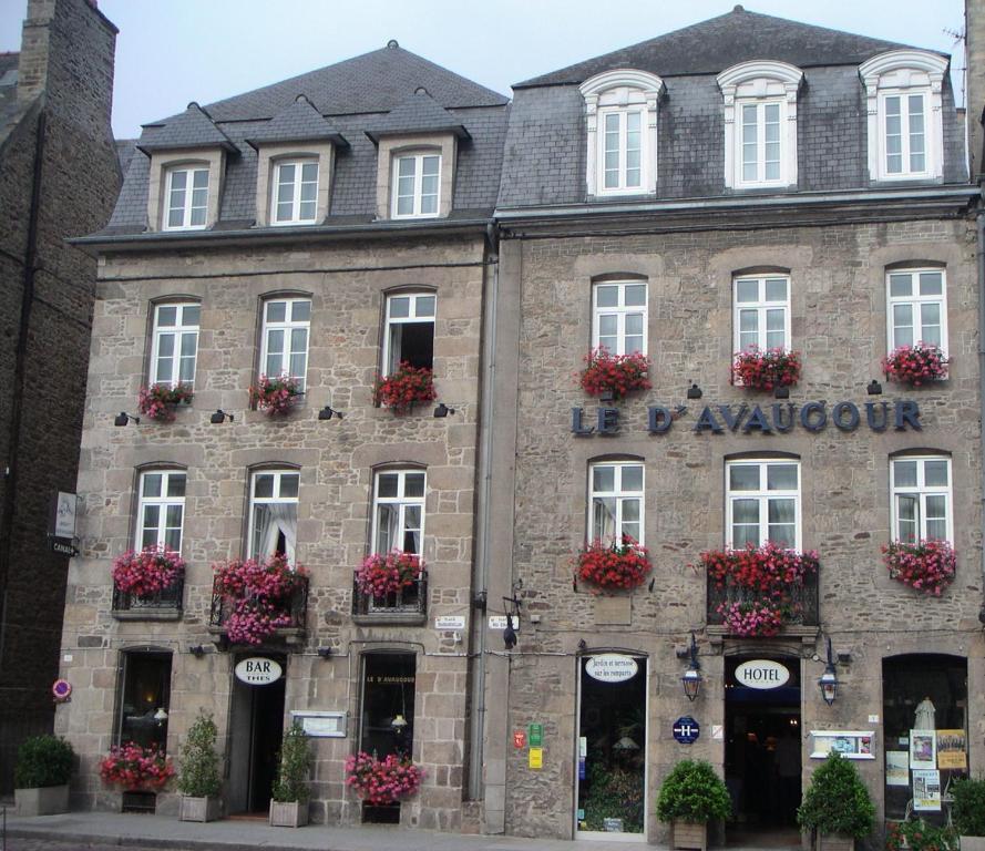 Hôtel Hôtel Le D'Avaugour 1 Place du Champ Clos, 22100 Dinan