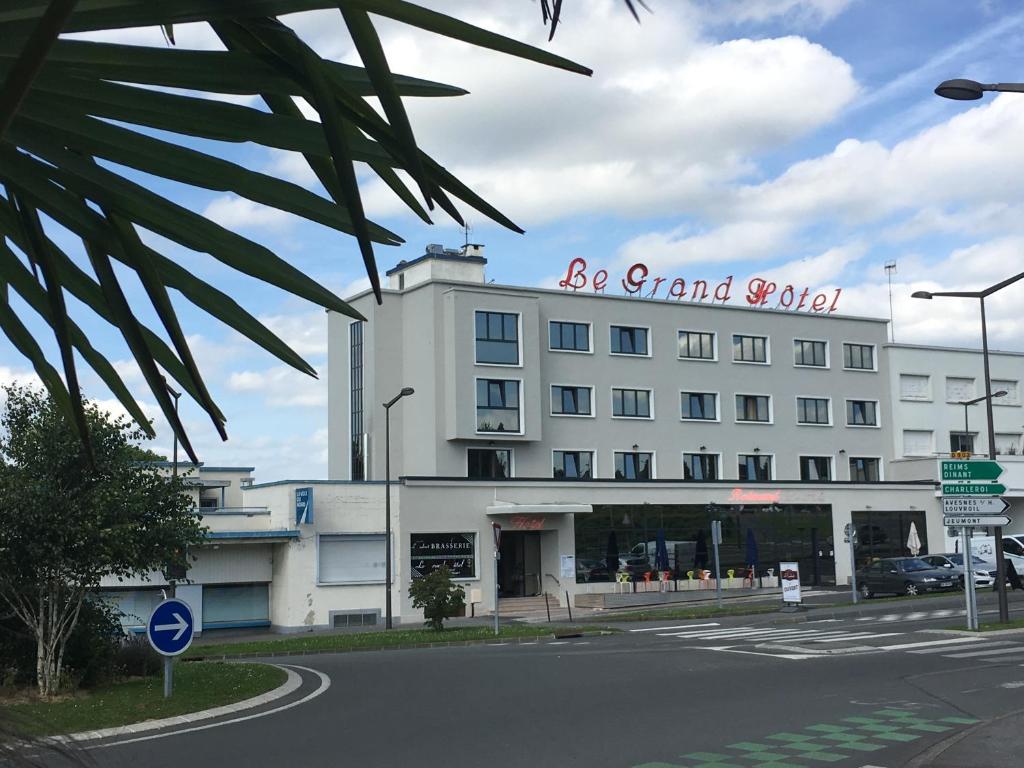 Le Grand Hotel 1 porte de paris, 59600 Maubeuge